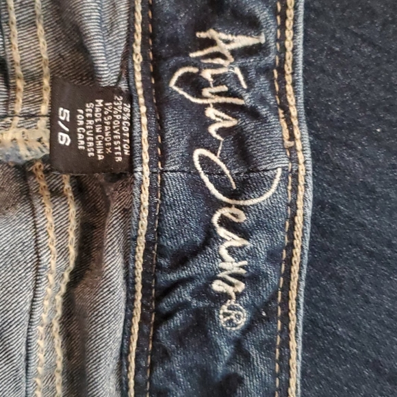 🔥5/$22 Low rise blue jeans - Picture 4 of 4